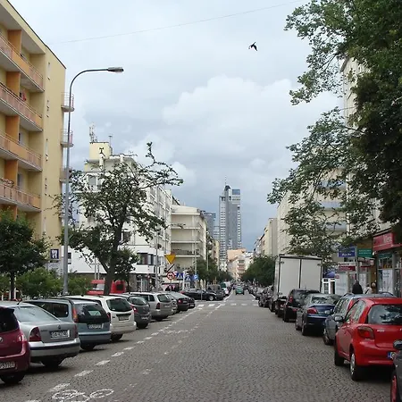 Appartement Marina 1000 *