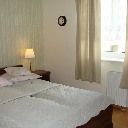 Appartement Marina 1000 *